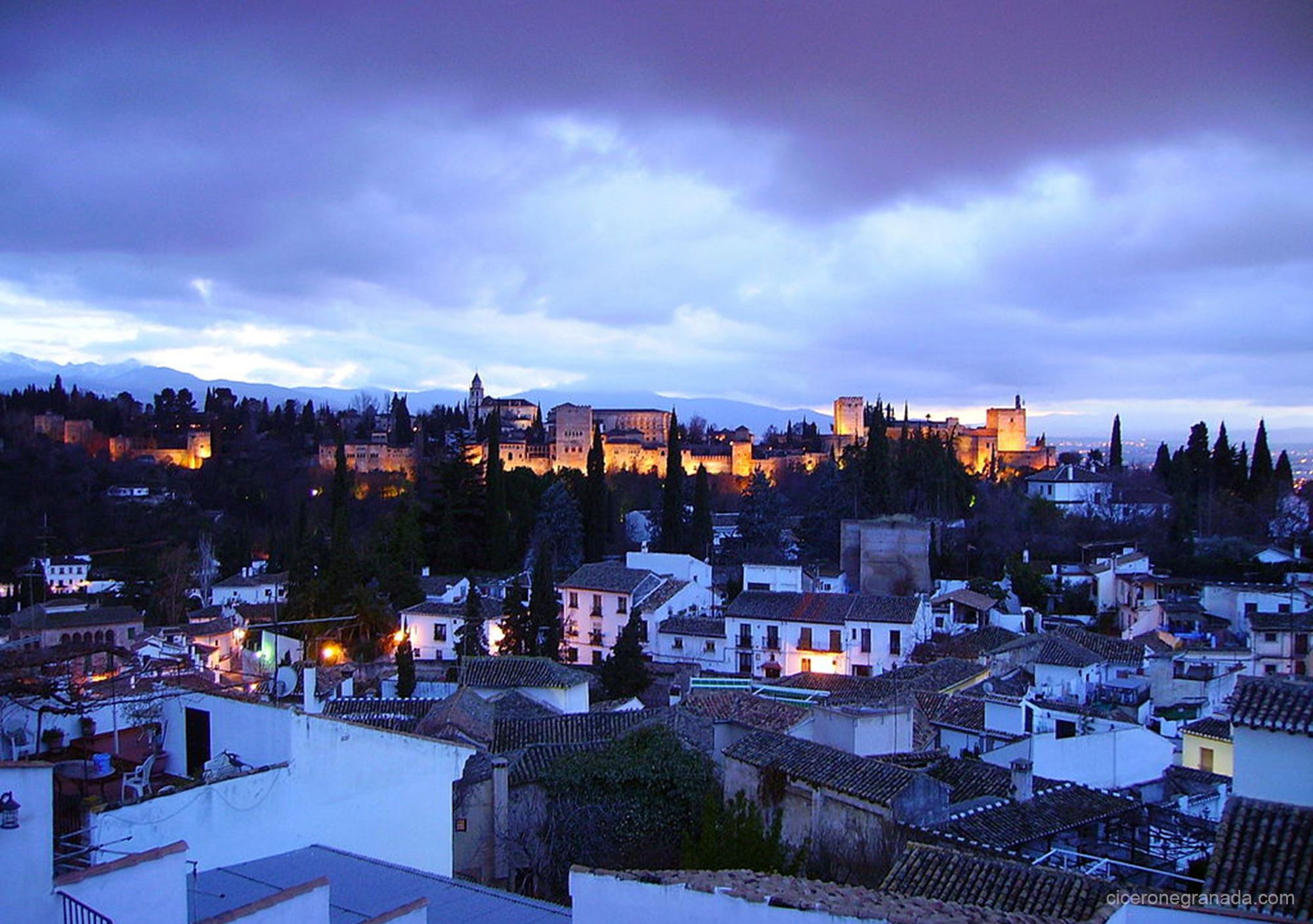 booking guided tours Walking Twilight in Albayzin and Gypsy Sacromonte Granada